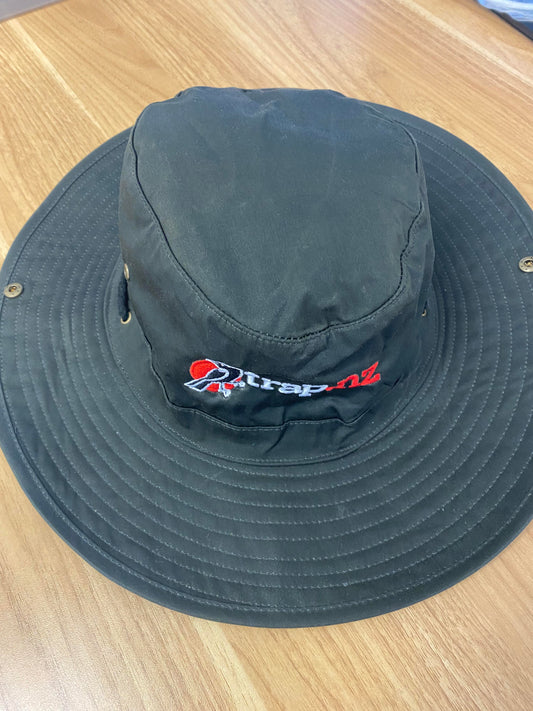 trap.nz wide brimmed oilskin hat